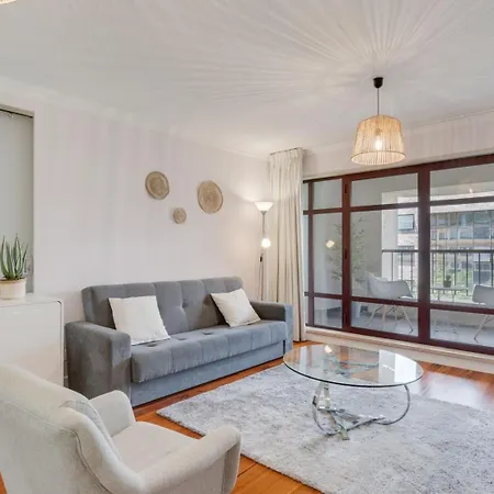 In Arriaga Avenue 09 * Funchal (Madeira)