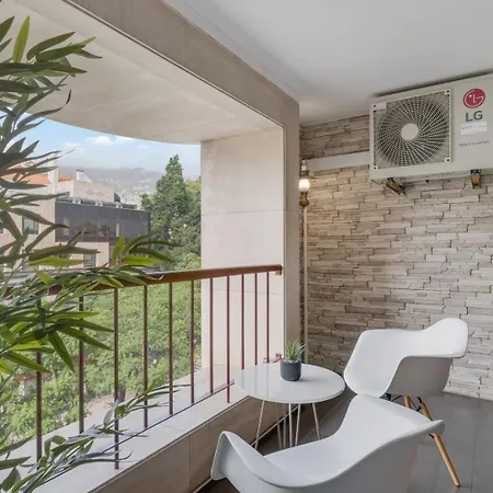 In Arriaga Avenue 09 *